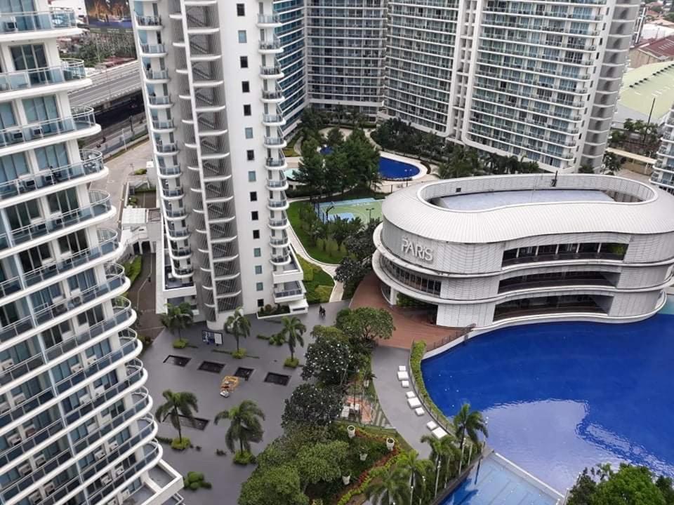 Azure South - Wave Pool - Heart Of The City Paranaque City Exterior photo